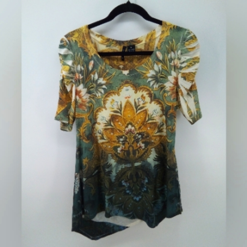 ND New Directions Early 2000s Y2K Bedazzled Angled Rushed Sleeve Floral Top M